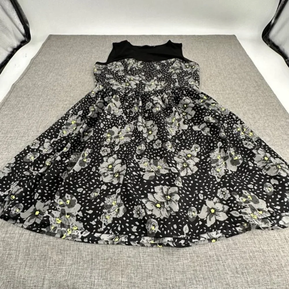Eric + Lani Floral Dress Fit & Flare Black Gray Sleeveless Large Juniors Lined‎